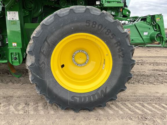 2023 John Deere S780 Combine