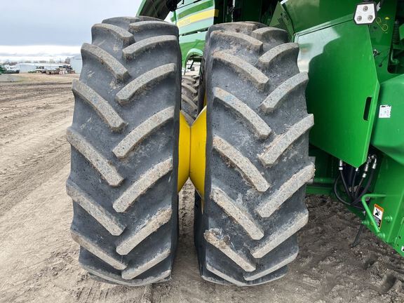 2023 John Deere S780 Combine