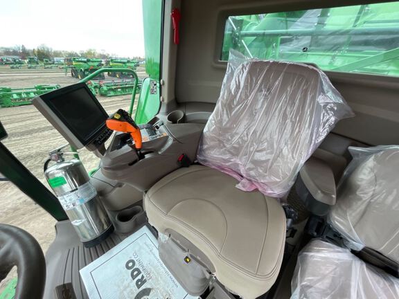 2023 John Deere S780 Combine