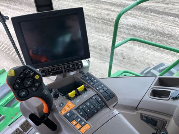 2023 John Deere S780 Combine