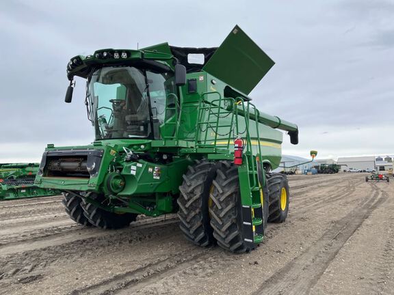 2023 John Deere S780 Combine