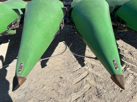 2011 John Deere 616C Header Corn Head