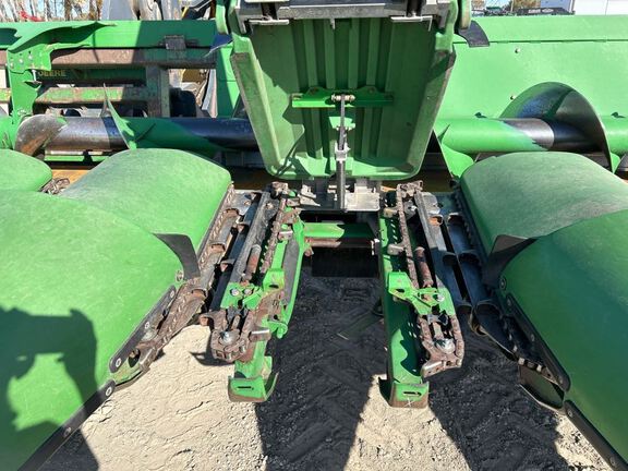 2011 John Deere 616C Header Corn Head