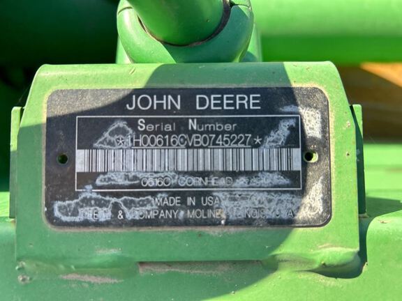 2011 John Deere 616C Header Corn Head