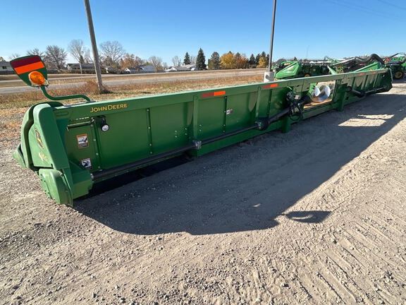 2011 John Deere 616C Header Corn Head