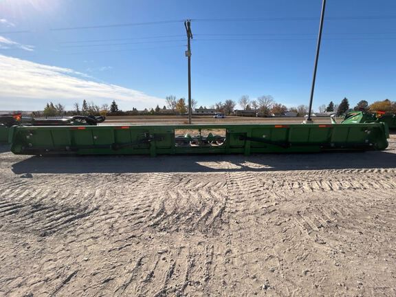 2011 John Deere 616C Header Corn Head