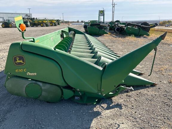 2011 John Deere 616C Header Corn Head