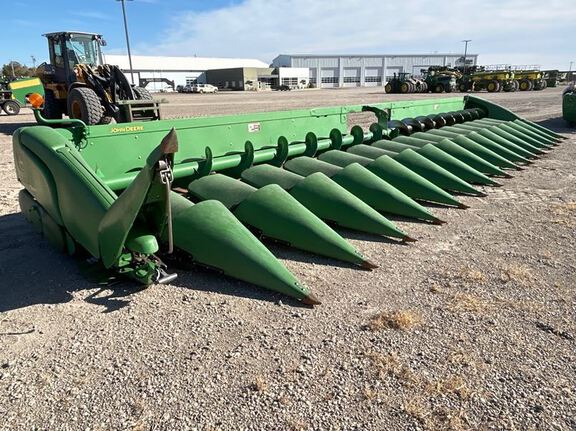 2011 John Deere 616C Header Corn Head