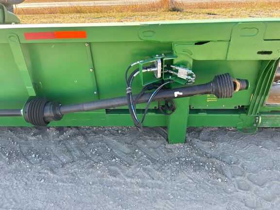 2011 John Deere 616C Header Corn Head