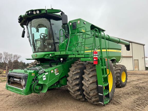 2024 John Deere S790 Combine