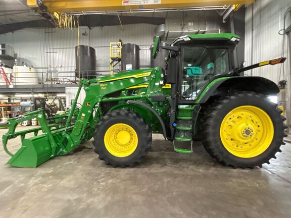 2021 John Deere 7R 210 Tractor