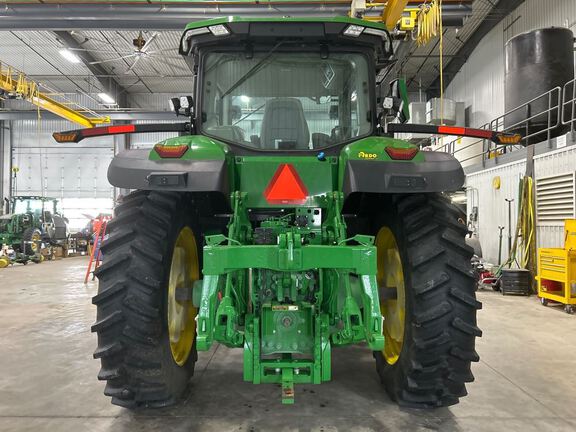 2021 John Deere 7R 210 Tractor