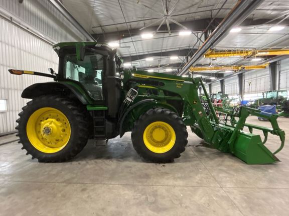 2021 John Deere 7R 210 Tractor