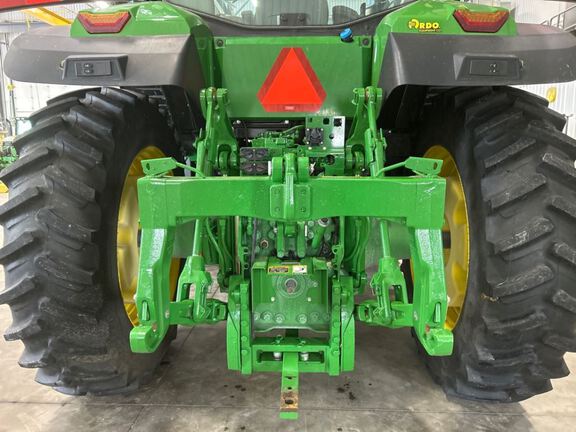 2021 John Deere 7R 210 Tractor