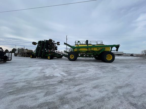 2023 John Deere N560F Air Seeder