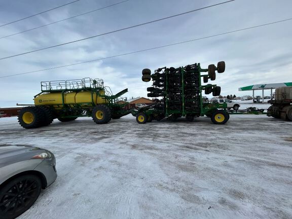 2023 John Deere N560F Air Seeder