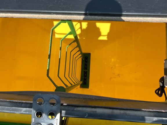 2023 John Deere N560F-C850 Air Seeder