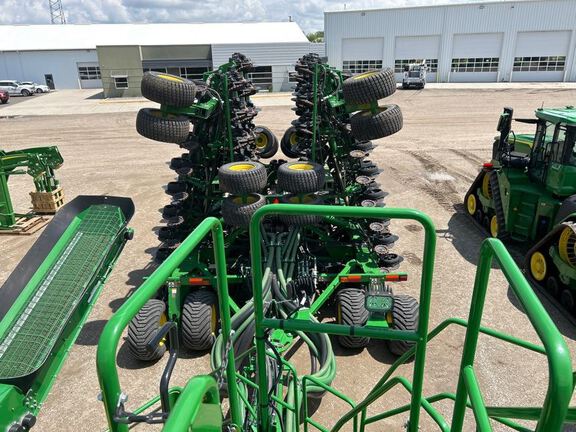 2023 John Deere N560F-C850 Air Seeder