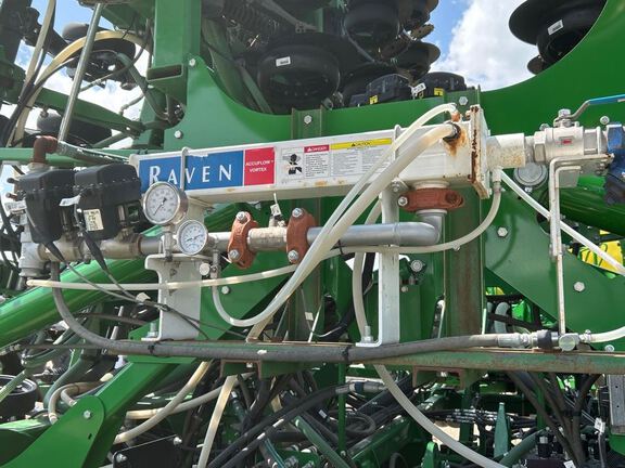 2023 John Deere N560F-C850 Air Seeder