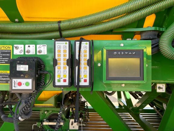 2023 John Deere N560F-C850 Air Seeder