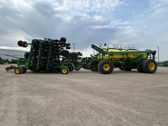 2024 John Deere N560F-C850T Air Seeder