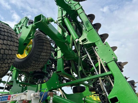 2024 John Deere N560F-C850T Air Seeder
