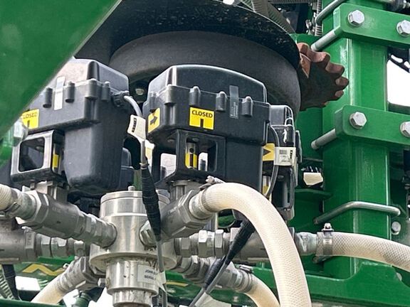 2024 John Deere N560F-C850T Air Seeder