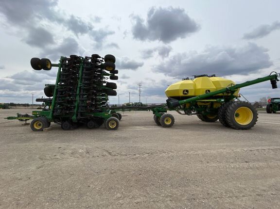 2012 John Deere 1890 Air Seeder