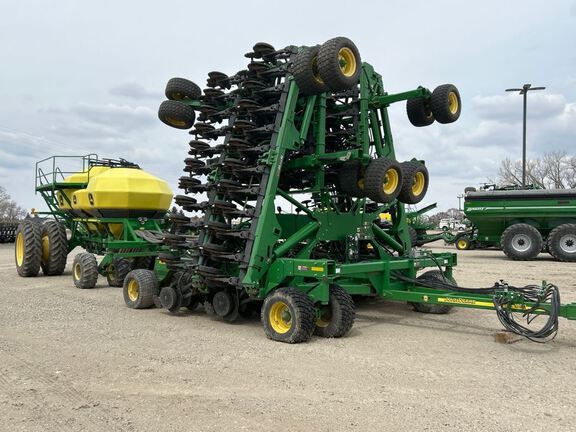 2012 John Deere 1890 Air Seeder
