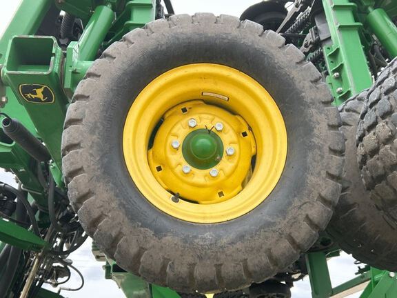 2012 John Deere 1890 Air Seeder
