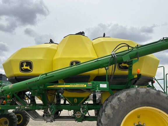 2012 John Deere 1890 Air Seeder