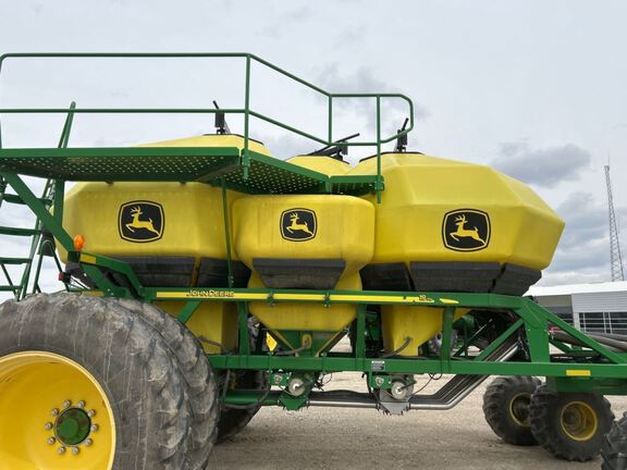 2012 John Deere 1890 Air Seeder