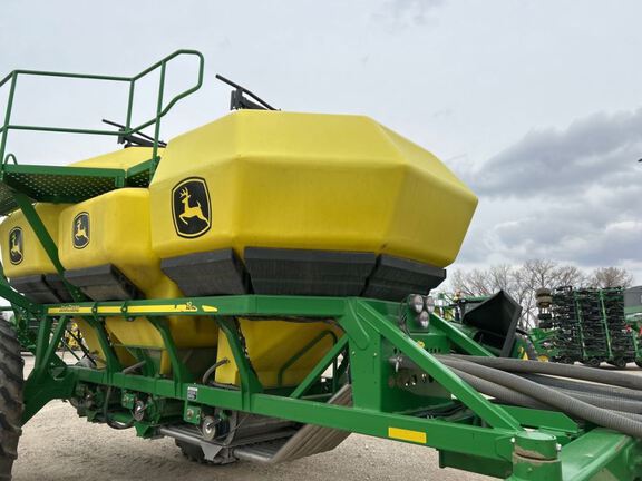 2012 John Deere 1890 Air Seeder