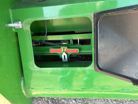 2022 John Deere RD40F Header Combine