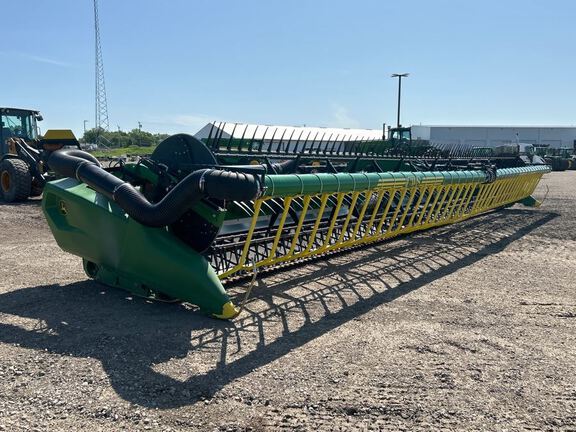 2022 John Deere RD40F Header Combine