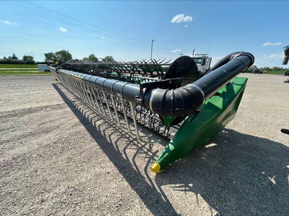 2022 John Deere HD40F Header Combine