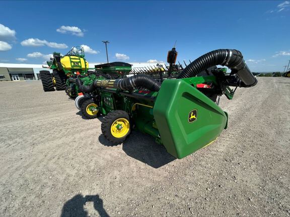 2022 John Deere HD40F Header Combine