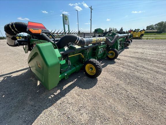 2022 John Deere HD40F Header Combine