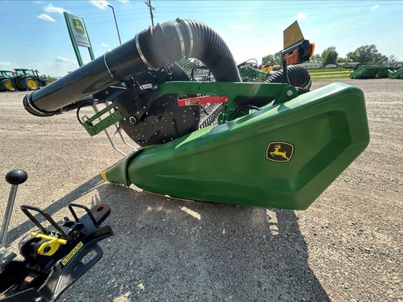 2022 John Deere HD40F Header Combine