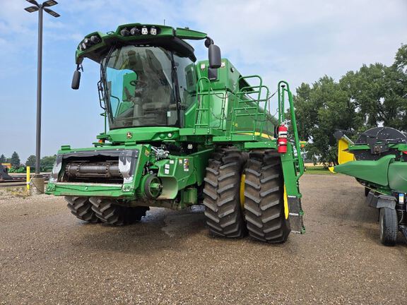 2022 John Deere S790 Combine