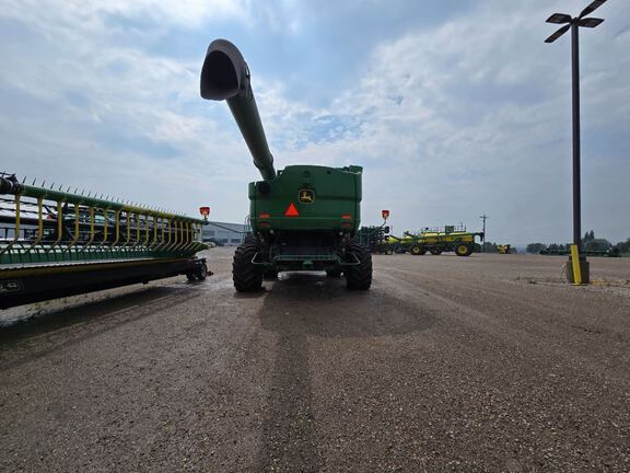 2022 John Deere S790 Combine