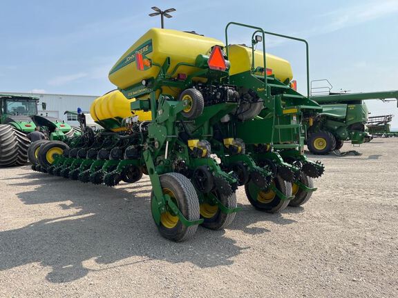 2014 John Deere 1770NT Planter