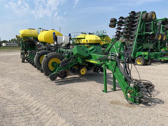 2014 John Deere 1770NT Planter