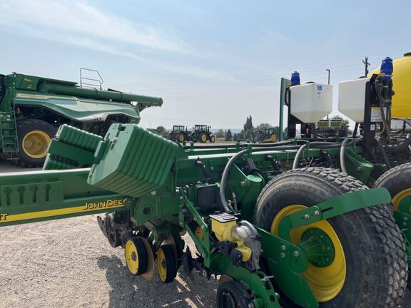 2014 John Deere 1770NT Planter