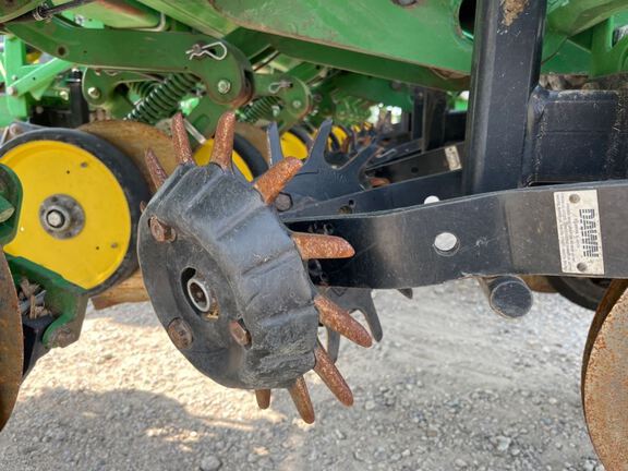 2014 John Deere 1770NT Planter