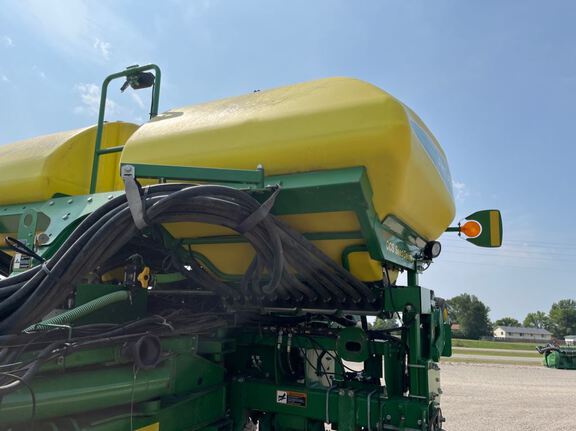 2014 John Deere 1770NT Planter