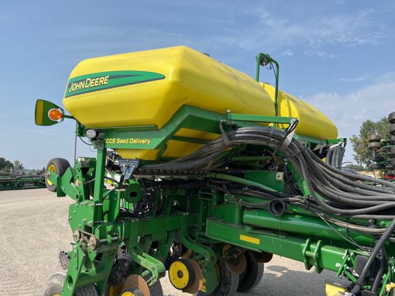 2014 John Deere 1770NT Planter