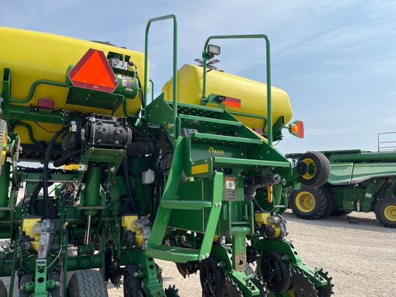 2014 John Deere 1770NT Planter