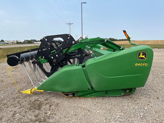 2014 John Deere 640FD Header Combine