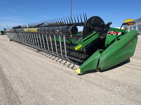 2022 John Deere HD40F Header Combine
